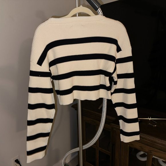 Cropped Knit Sweater, NWT, Size M - Picture 5 of 6
